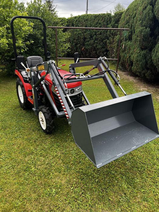 Hinomoto HM 3020 (Traktor, miniciagnik)