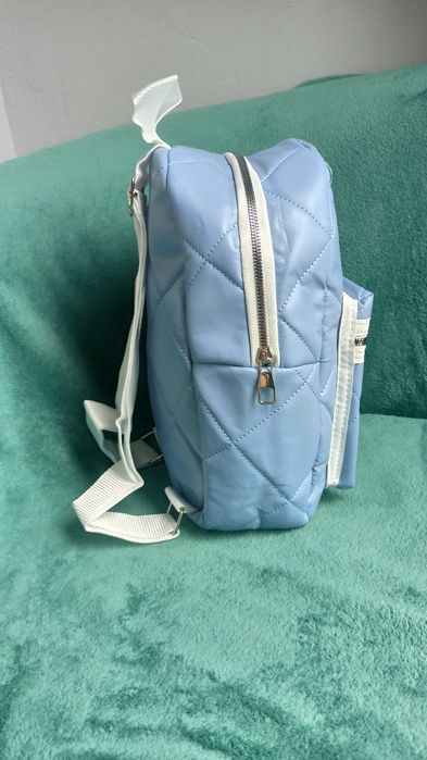 Рюкзак різних кольорів