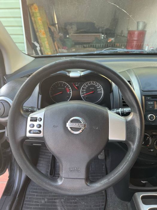 Nissan Note 2011 року