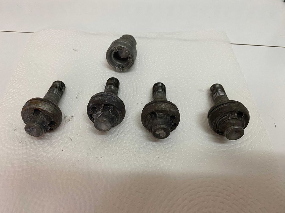 Parafusos de segurança para rodas