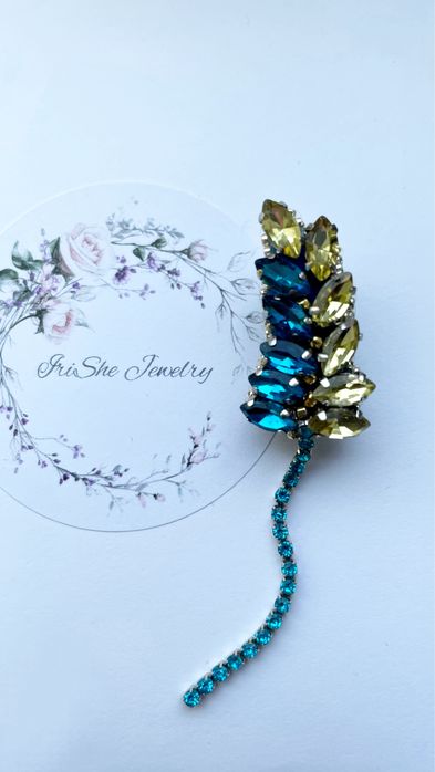 Broszka Kłosek z krzyształami  rękodzieło