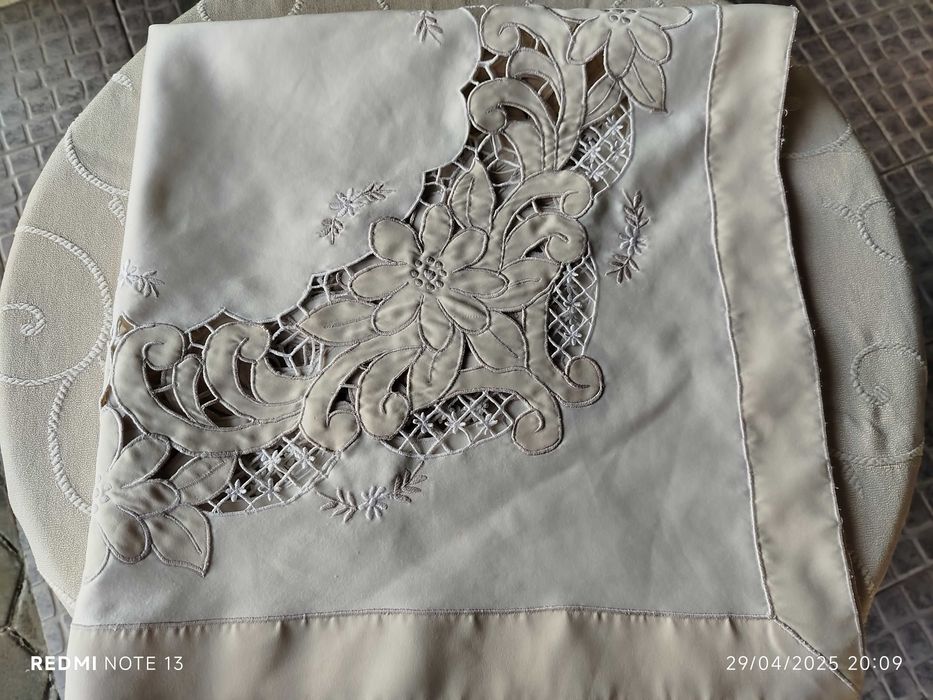 Toalha em bordado Richelieu