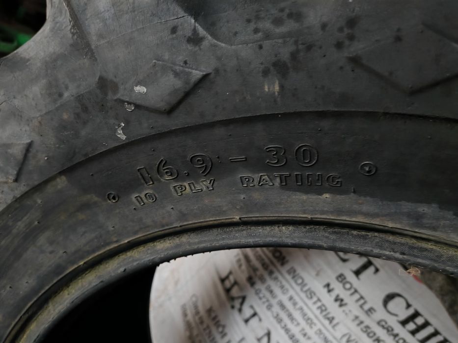 Opona 16.9-30 Goodyear
