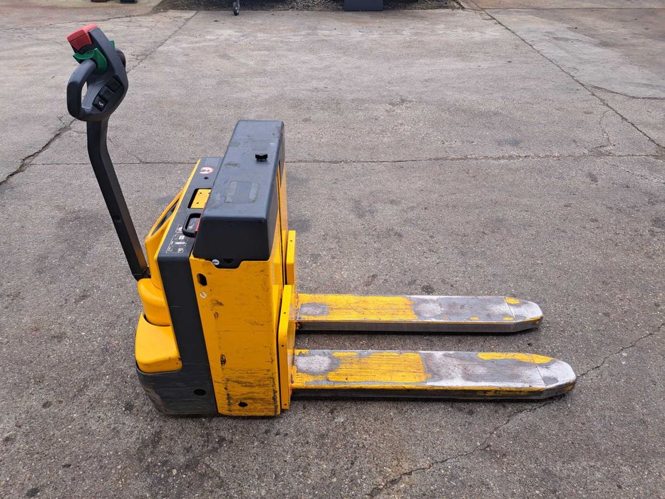 Paleciak elektryczny Junghenrich, Linde - 80CM