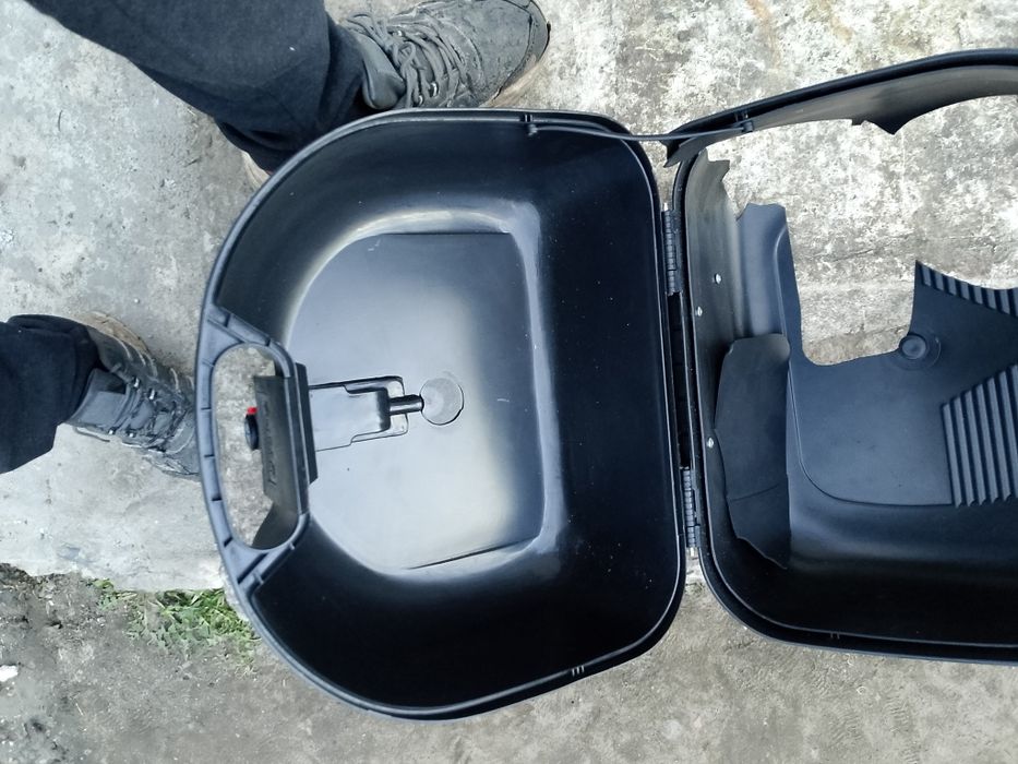 Продам кофр на запчастини.