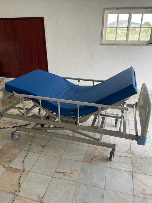 Vende-se Cama Articulada com Colchão anti escaras!