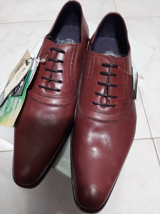Sapatos homem em pele tamanho 41 / 42 /44 novos64551683718147123