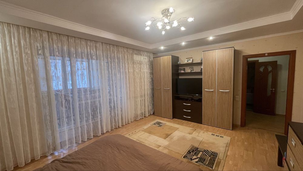 Продам 3-х комнатную квартиру в Центре