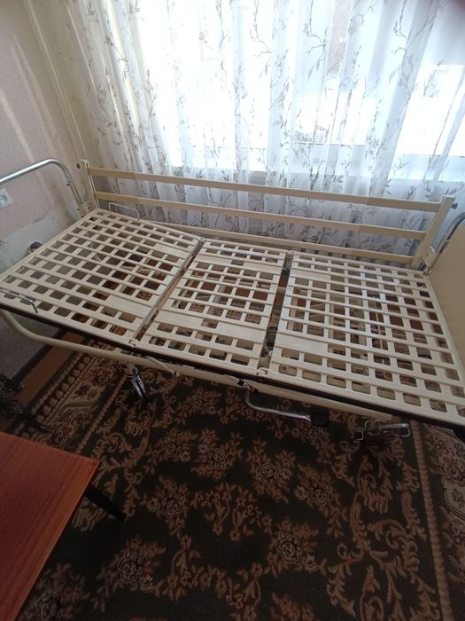 Ліжко для лежачого хворого