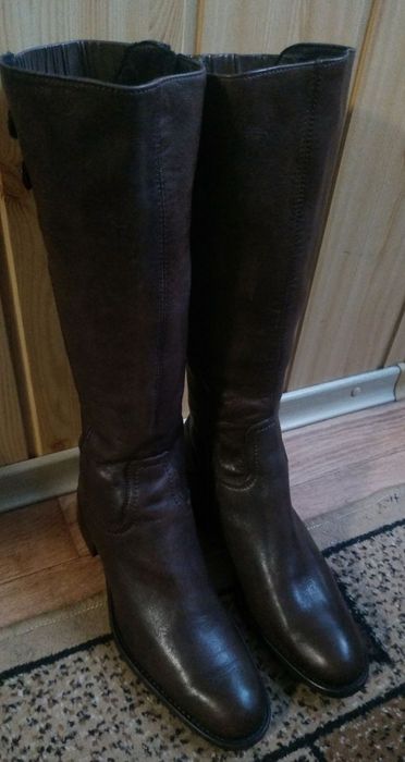 Жіночі,шкіряні сапожки.