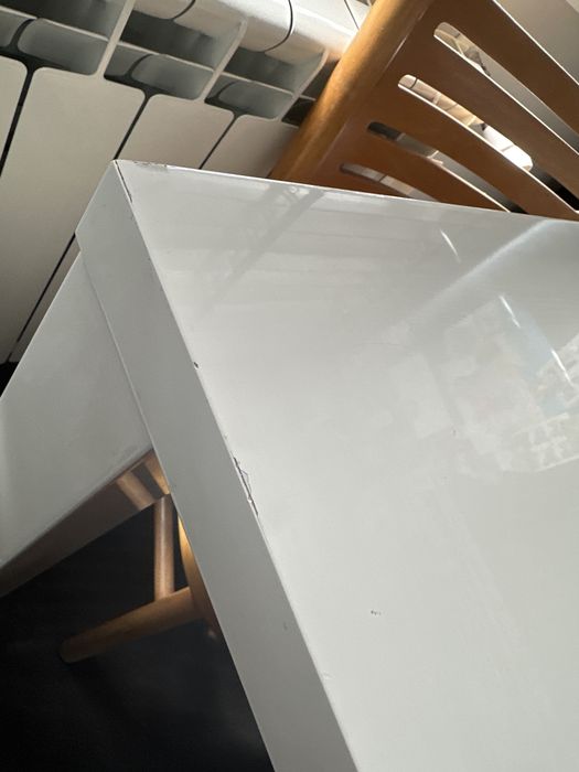 Stol 80x80 stan dobry widoczne slady uzytkowania