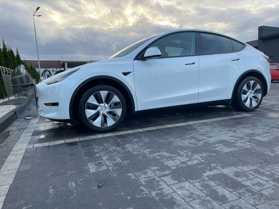 Tesla Model Y Long Range Dual Motor 82 kWh 7-ми місна