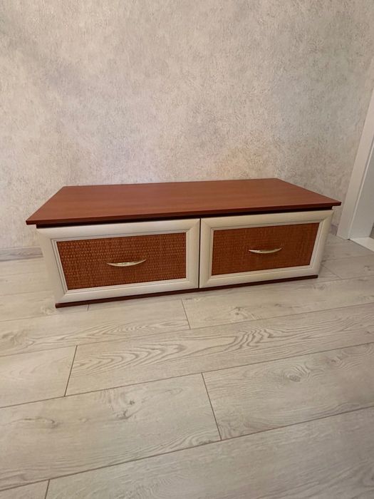 Тумба, комод у спальню