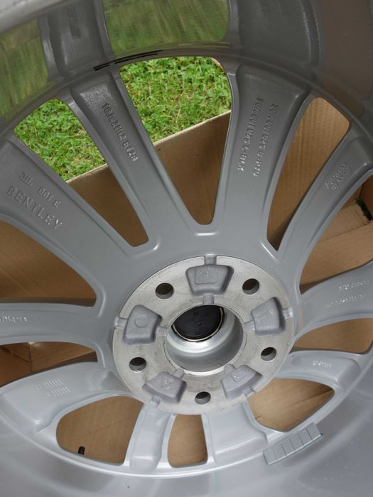 Felgi BENTLEY BENTAYGA 21'' Nowe Oryginał