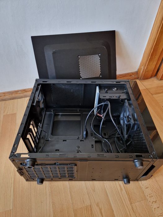 Брендовий Корпус для компьютера matx з кулерами стан гарний