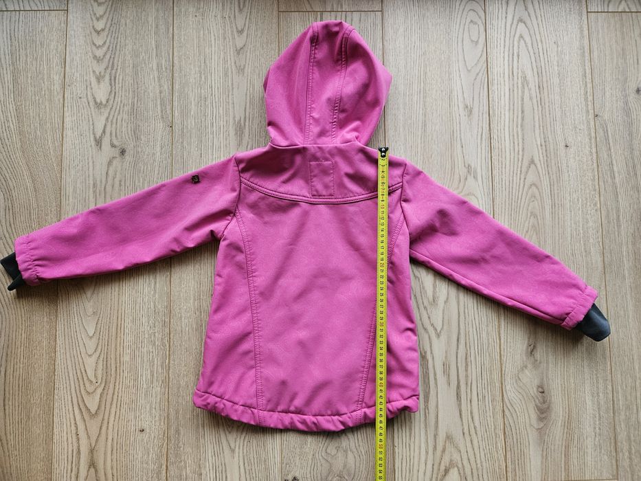 Kurtka przejściowa softshell dziewczęca różowa Rrserved r. 116