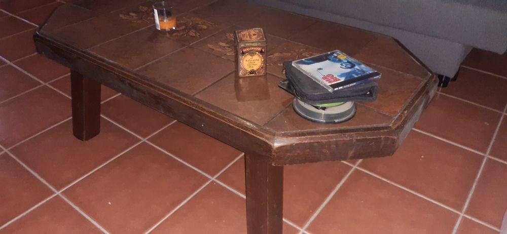 Rustic Coffee Table64751013913602120