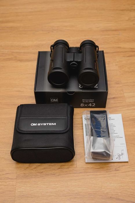 Nowa Lornetka OM-System 8×42 PRO z pokrowcem
