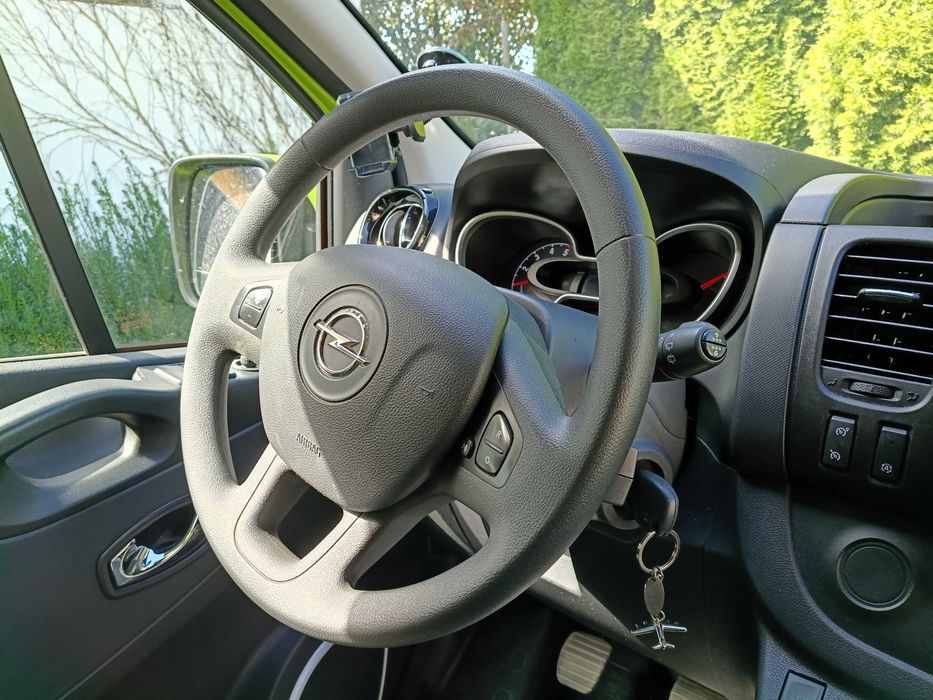 Opel Vivaro 1.6biturbo 9 os.