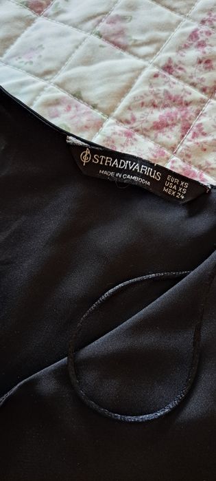 Top stradivarius xs preto