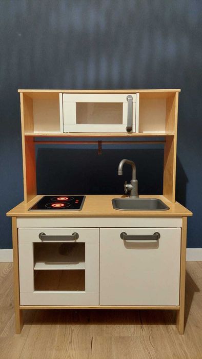 Kuchenka z drewnianą Ikea