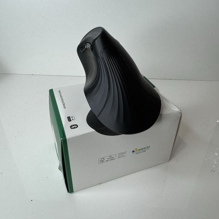 Беспроводная вертикальная мышь UGREEN MU008