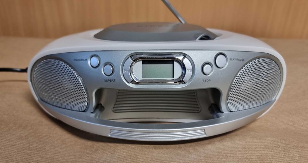 Przenośny radioodbiornik z odtwarzaczem CD NIKKEI NCD400WT