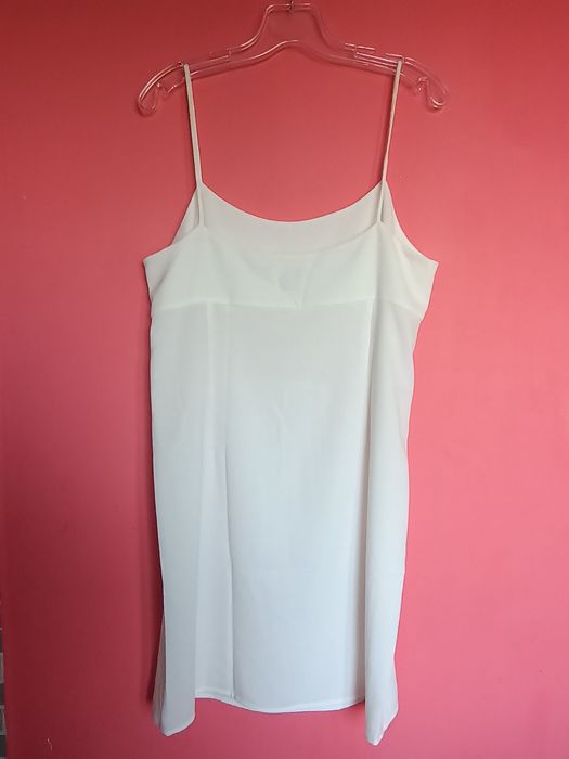 Sukienka biała krótka