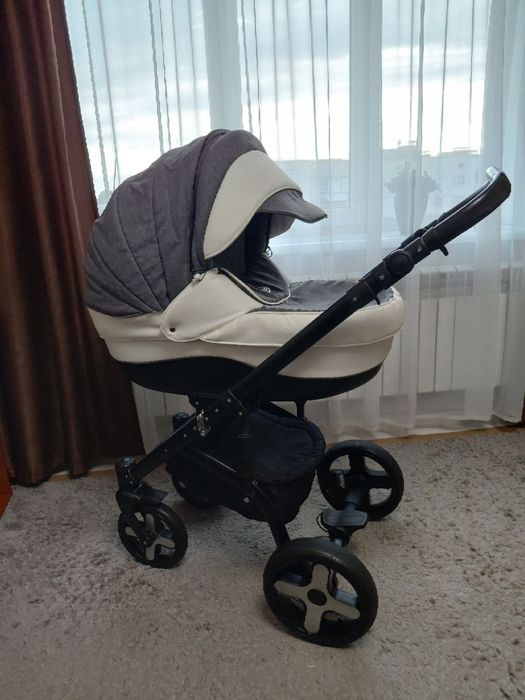 Продам дитячу коляску 2в1