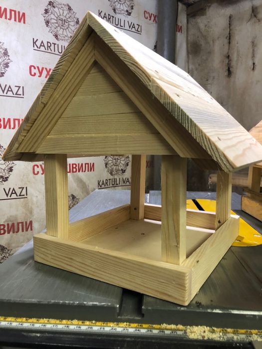 Годівничка для пташок