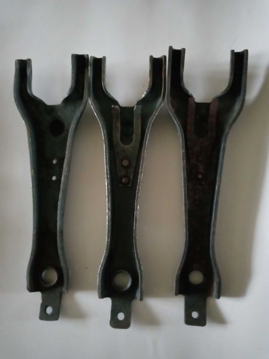 вилка сцепления кпп Ваз классика СССР ( одна без фиксатора)