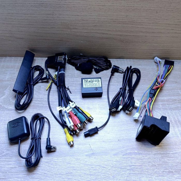 Андроїд магнитола шкода а5  4/32 +AHD камера.