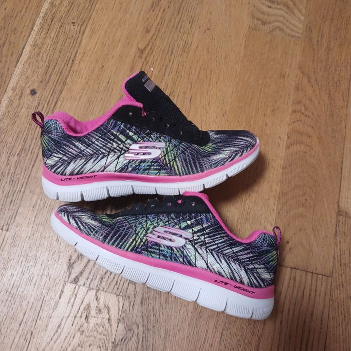 Кроссовки sketchers