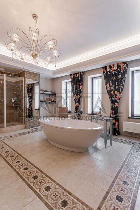 Продажа дома с ремонтом 1200м2 Софиевская Борщаговка Вишневое Крюковщи