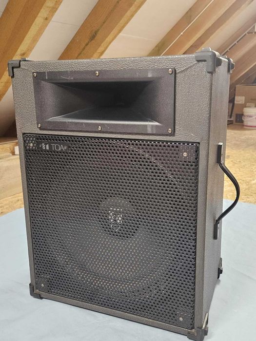 głośniki estradowe firmy TOA