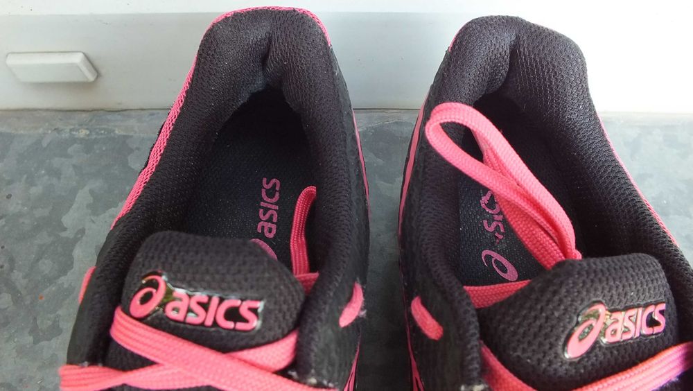 Super buty sportowe marki Asics blade w roz 39,5