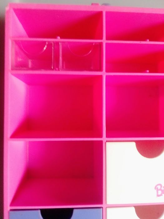 Barbie porta roupa 1993 para reaproveitar. Não é negociável.