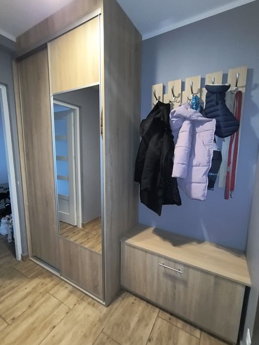 Sprzedam szafę do przedpokoju