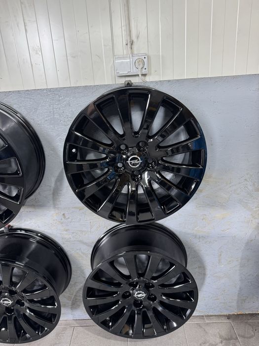 Felgi alu Opel Insignia 5x120 18’ 8J ET42 Czarny połysk
