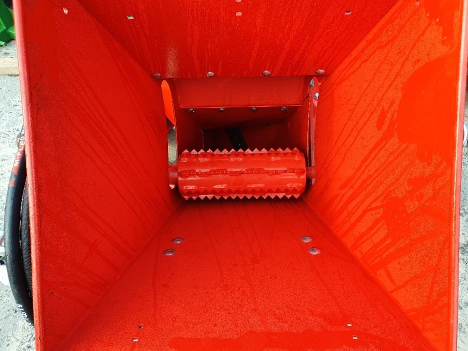 щепоріз подрібнювач гілок CYKLON-130 Польща (дробарка, измельчитель)