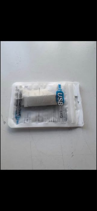 Pen 64G rotativa em cromado