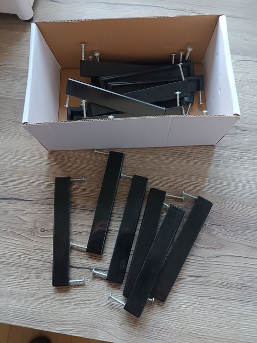 Uchwyty meblowe 129mm czarne