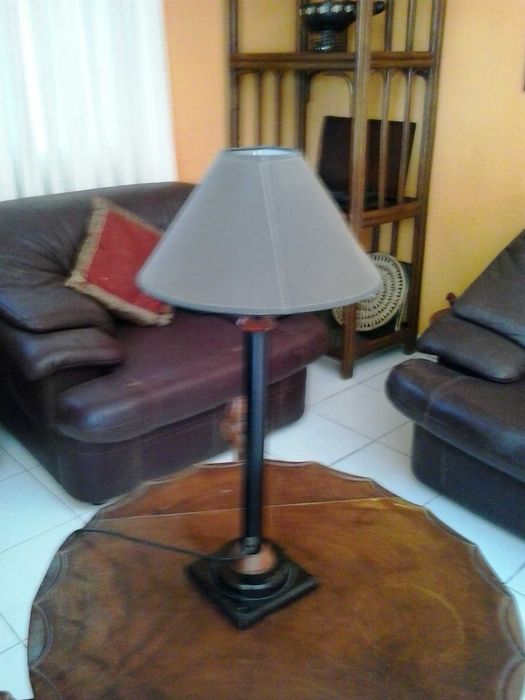 candeeiros  mesas sofás