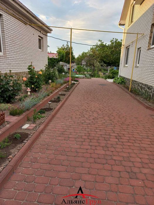 Продаж великого, сучасного будинку.