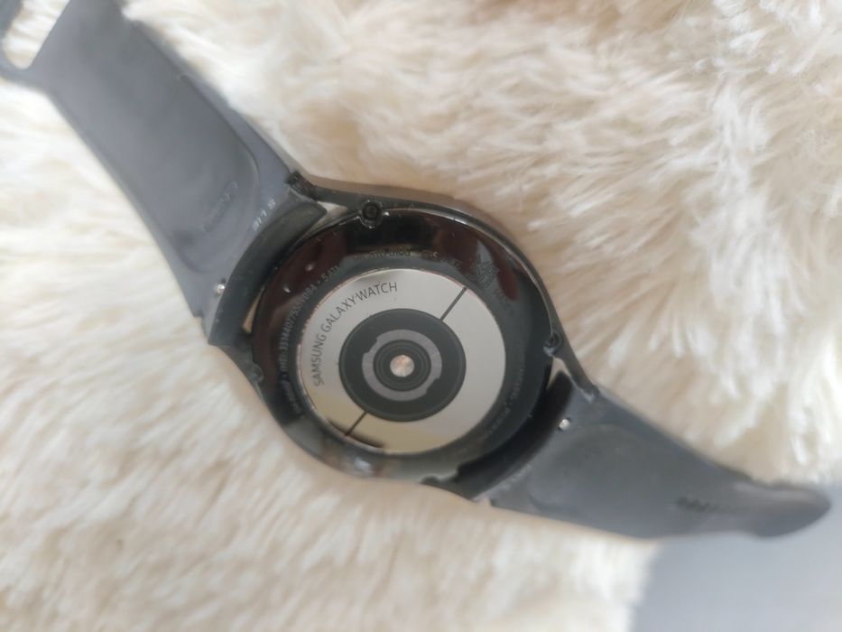 Samsung Watch 4 + psaki