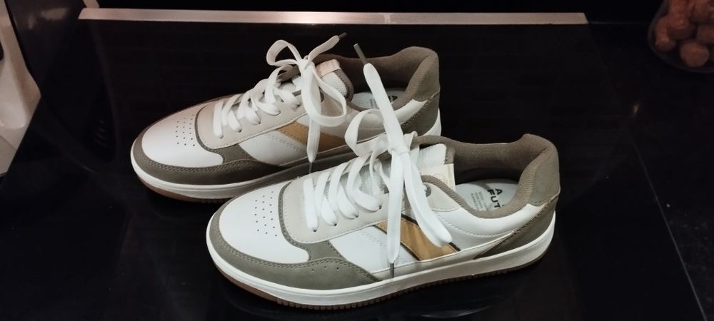 Tênis novos Lefties