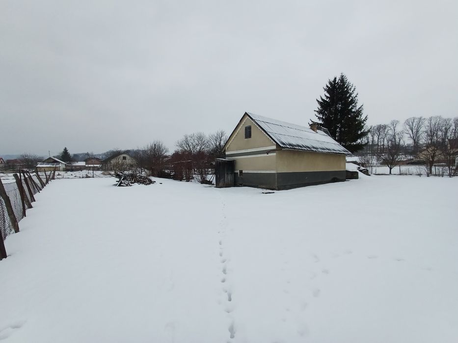 Продаж цегляного будинку