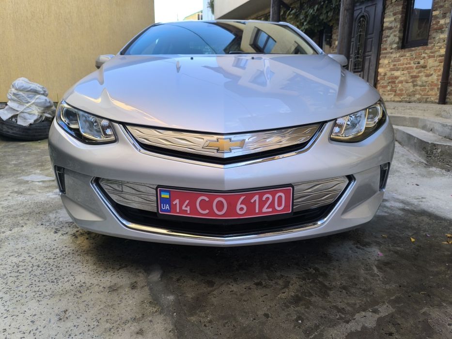 Chevrolet Volt 2 (PHEV) 1.5 2017рік