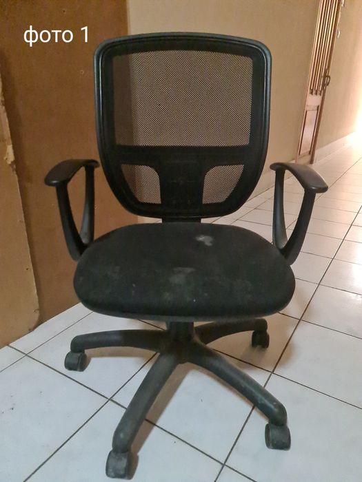 Стільці офісні б/в