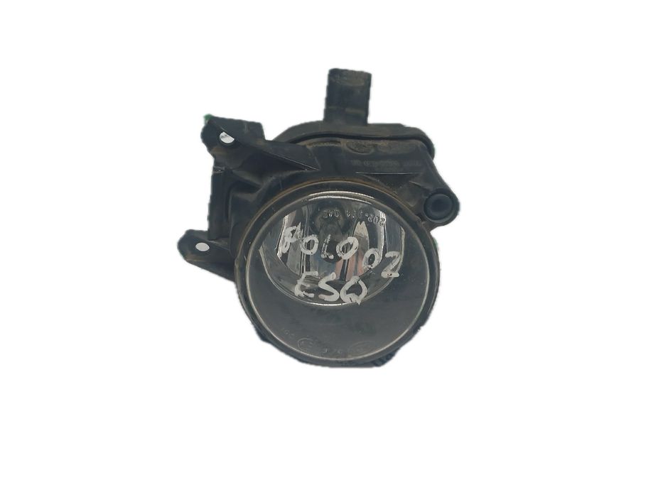 Farol nevoeiro frente esquerdo VOLKSWAGEN Polo (9N)